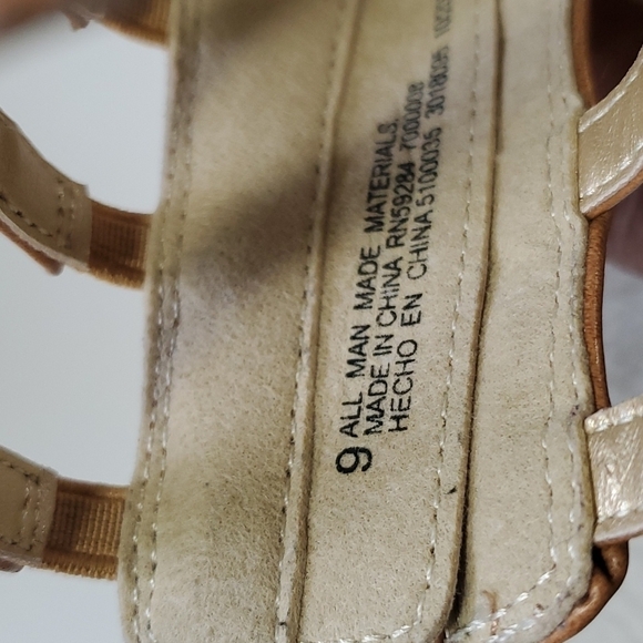 CHILDREN'S Place sandals size 9 - Picture 4 of 6